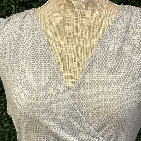 Ann Taylor Blouse - Picture 4 of 5